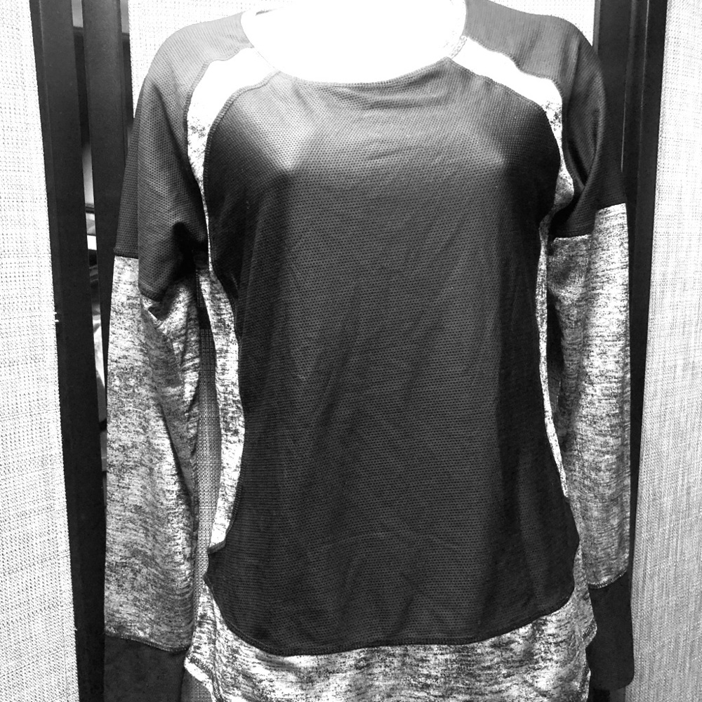 Athletic L/S top NWOT